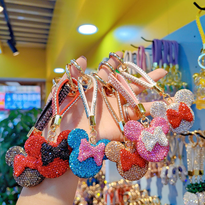 Fully rhinestone Minnie Mouse head car key lanyard keychain keychain pendant couple rhinestone hollow Mickey bag ornament wholesale