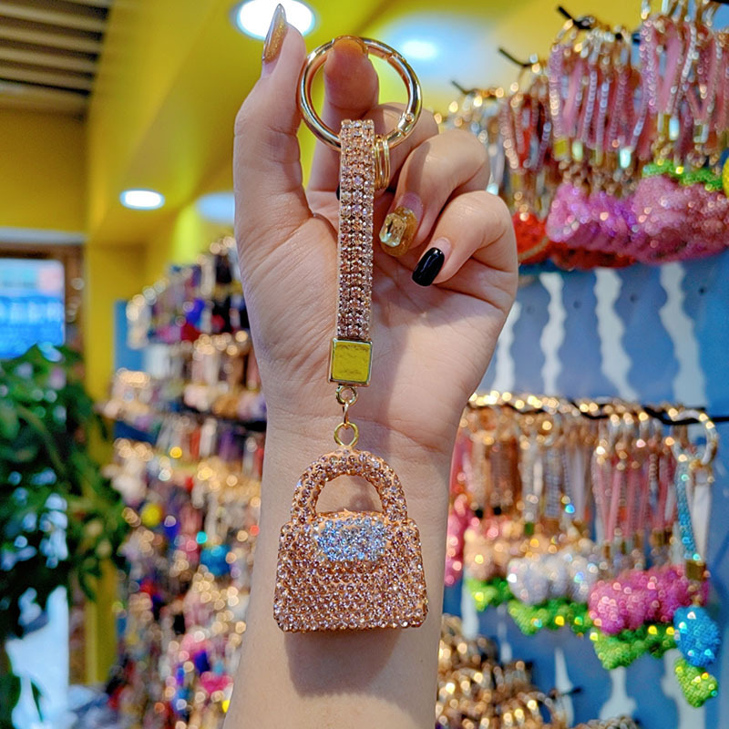 Rhinestone-encrusted keychains for bags, car gifts, key lanyards, couple bag charms, keychains, and small gifts