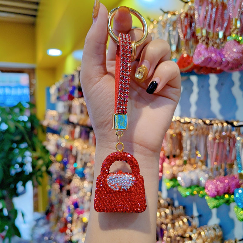 Rhinestone-encrusted keychains for bags, car gifts, key lanyards, couple bag charms, keychains, and small gifts