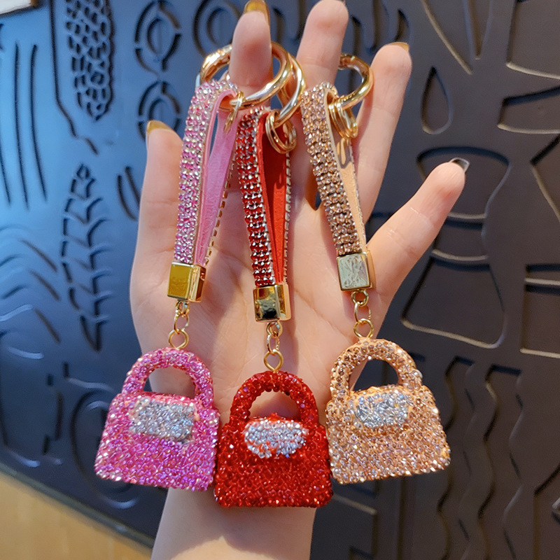 Rhinestone-encrusted keychains for bags, car gifts, key lanyards, couple bag charms, keychains, and small gifts