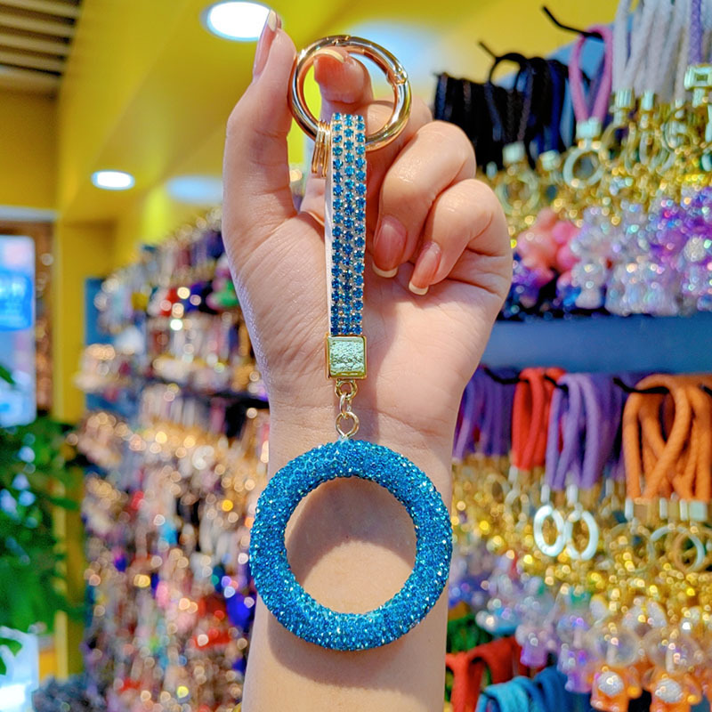 Clay rhinestone-encrusted circle car chain ring lanyard keychain pendant couple bag charm small gift wholesale
