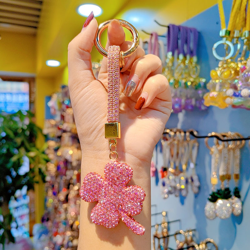 Clay full-diamond four-leaf clover car chain ring keychain pendant couple bag charm small gift wholesale