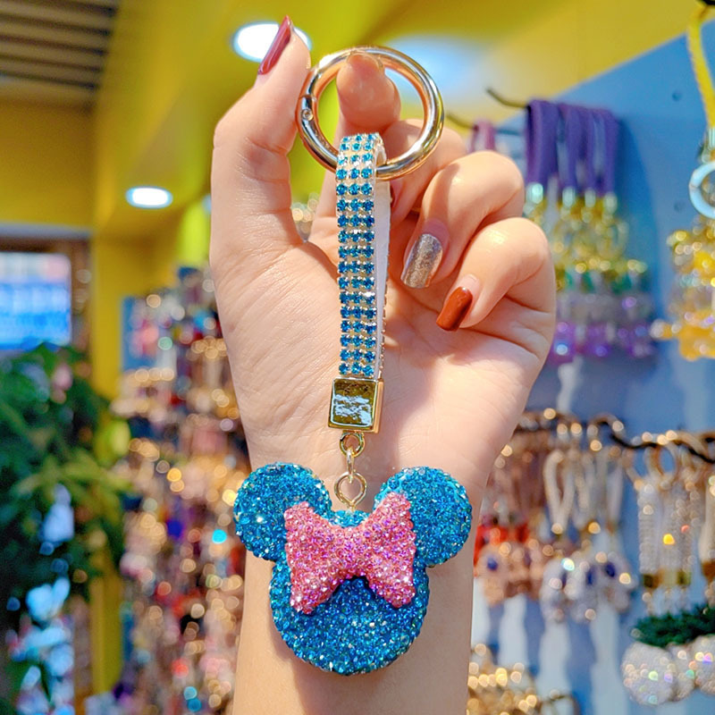 Fully rhinestone Minnie Mouse head car key lanyard keychain keychain pendant couple rhinestone hollow Mickey bag ornament wholesale