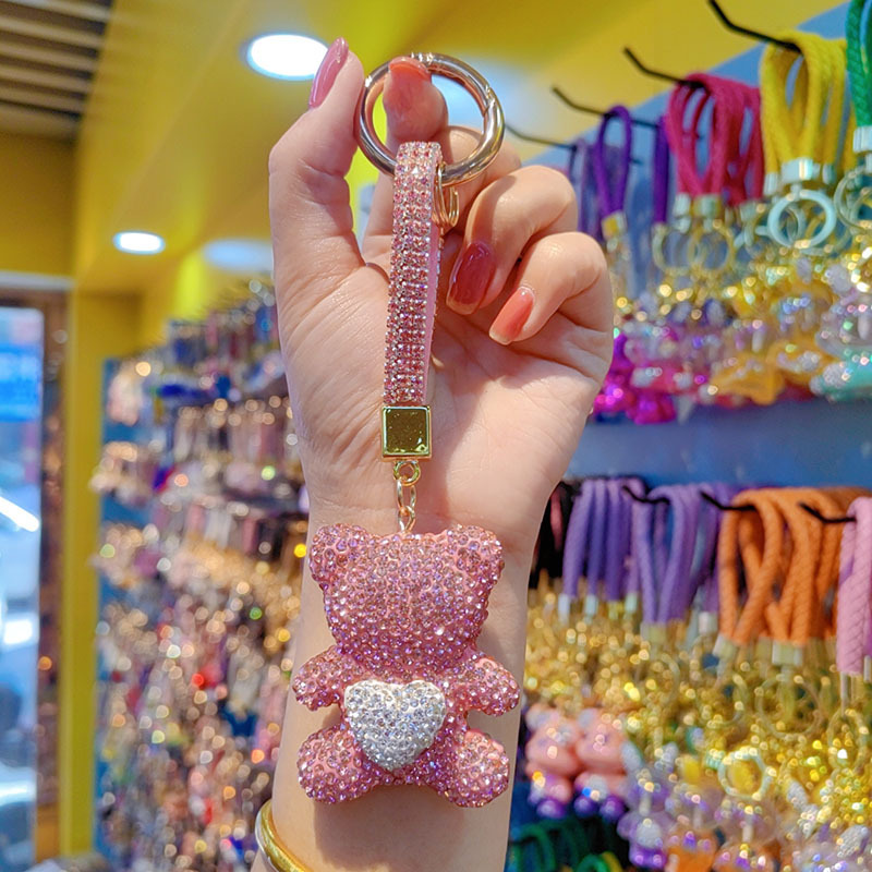 Clay full-diamond bear heart keychain, cute couple bear bag chain, car key ring pendant, ornament wholesale