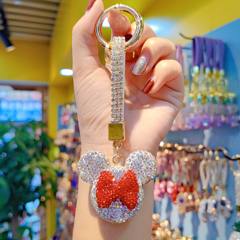 Fully rhinestone Minnie Mouse head car key lanyard keychain keychain pendant couple rhinestone hollow Mickey bag ornament wholesale