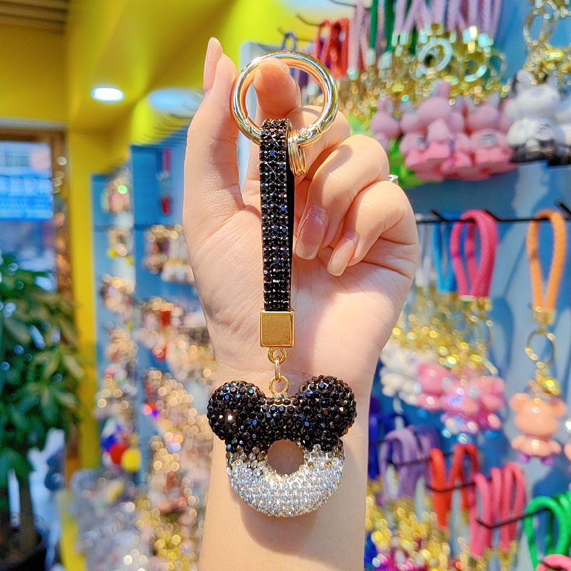 Creative full-diamond hollow Mickey Mouse keychain car keychain ornament fashionable and trendy bag decoration pendant