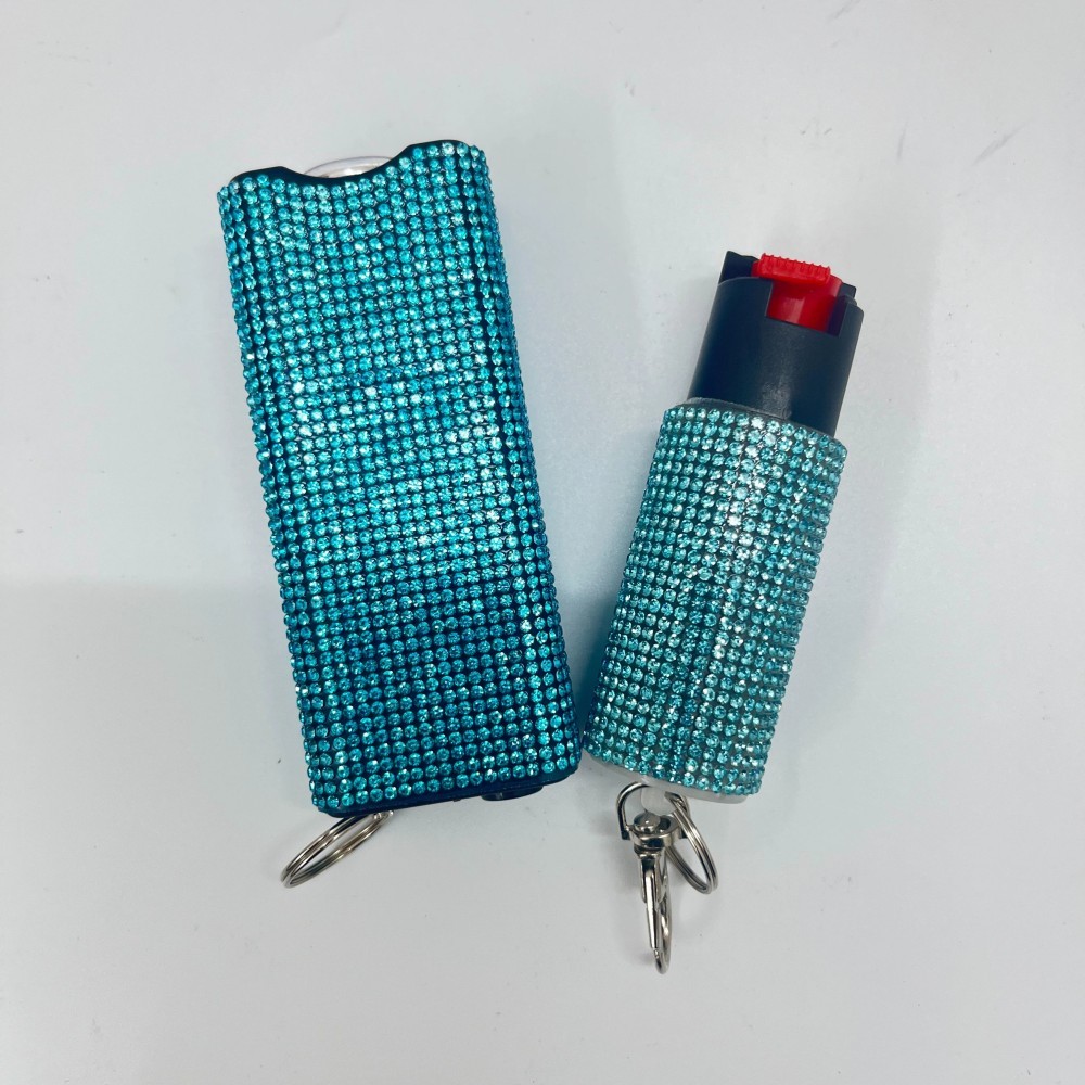Women's solid-color self-defense flashlight and spray set.