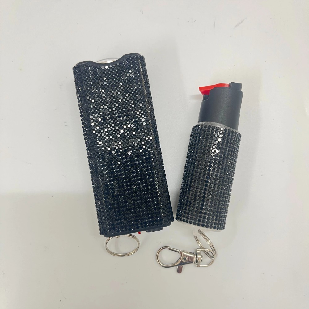 Women's solid-color self-defense flashlight and spray set.