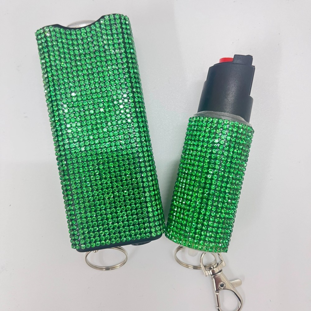 Women's solid-color self-defense flashlight and spray set.