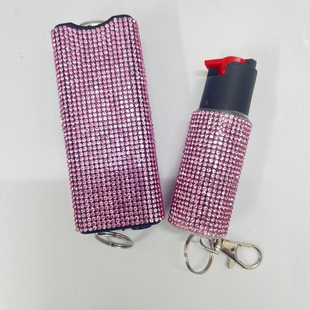 Women's solid-color self-defense flashlight and spray set.