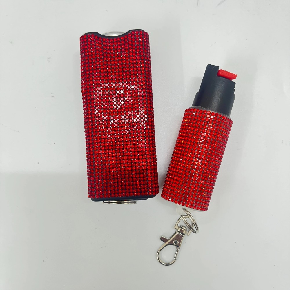 Women's solid-color self-defense flashlight and spray set.
