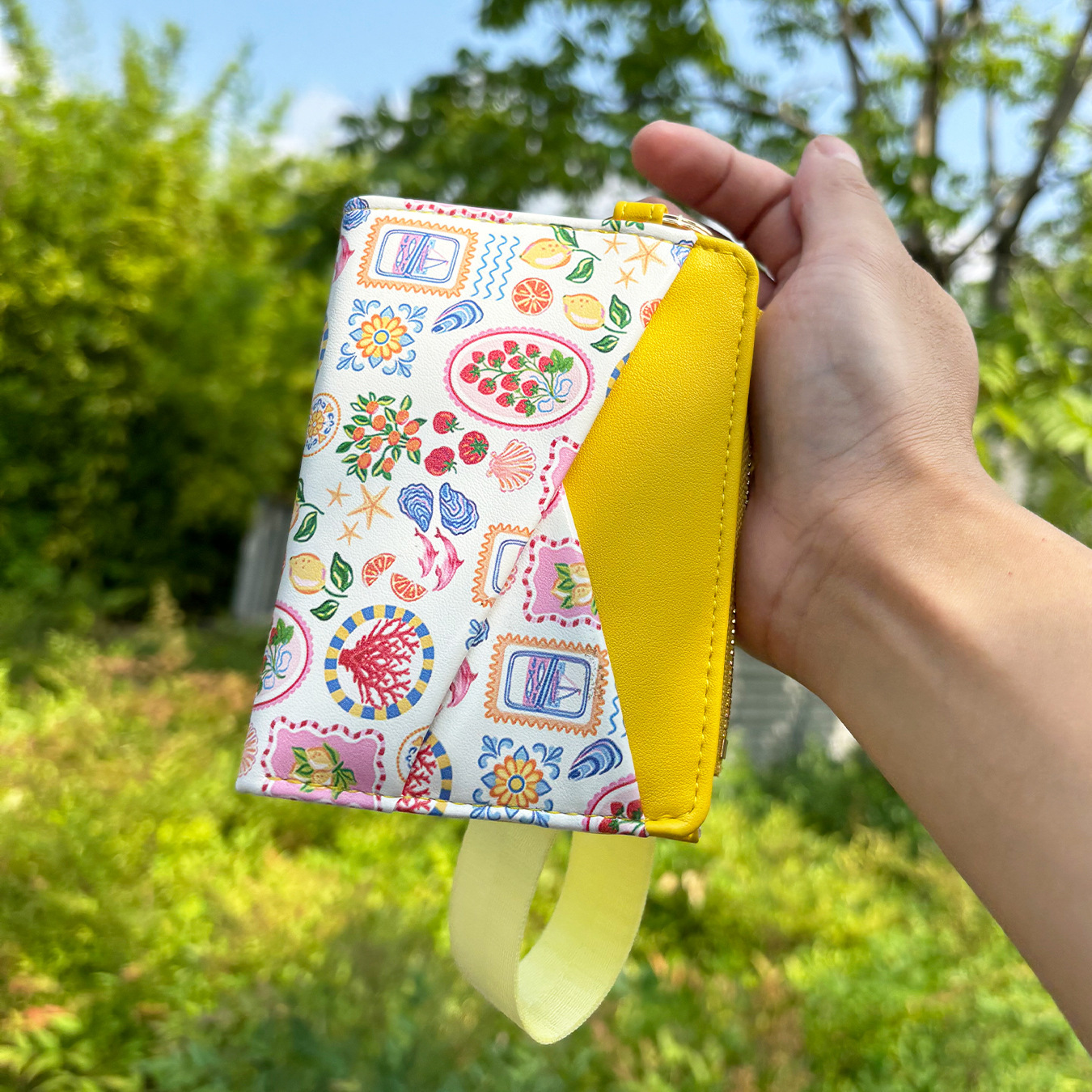 2026 Cross-border European and American Printed Leather Card Holder Bi-fold Wallet with Multiple Card Slots Coin Purse TikTok Wristband Wallet