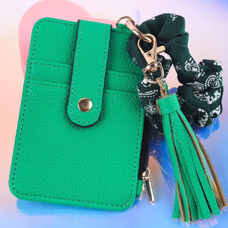 Silicone bead bracelets, keychains, wristlet tassels, folded card holders, card sleeves, women's coin purses.