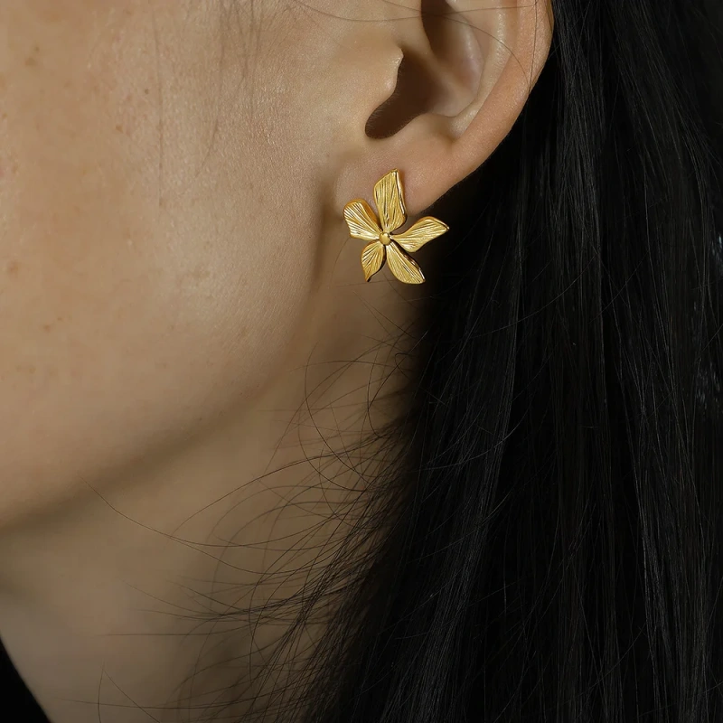 Personalized Design Vintage Engraved Texture Flower Stud Earring Stainless Steel Waterproof Non Tarnish Charm Earrings YF4157