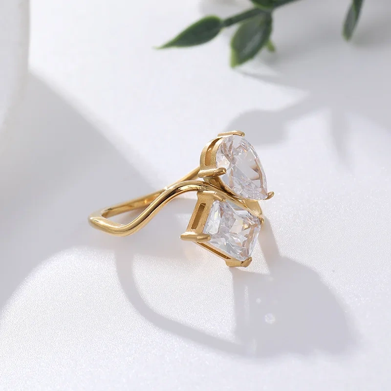 Fashion 18K Gold Plated Triangle Drill Rectangular Drop Shape Link Zirconia Pendant Stainless Steel Clip Chain Necklace YF4029