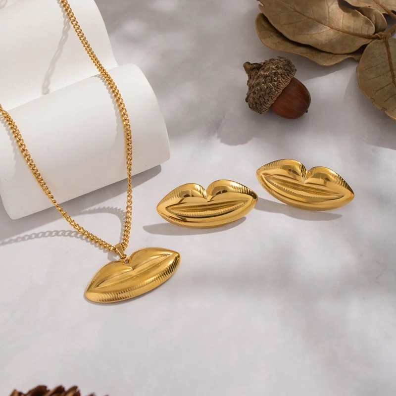 Personalized Niche Lip Stud Earrings Necklace Set 18K Gold Plated Waterproof Stainless Steel YF8243