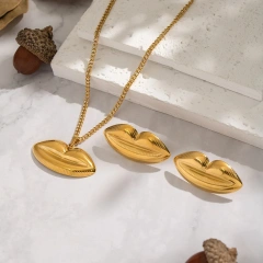 Personalized Niche Lip Stud Earrings Necklace Set 18K Gold Plated Waterproof Stainless Steel YF8243