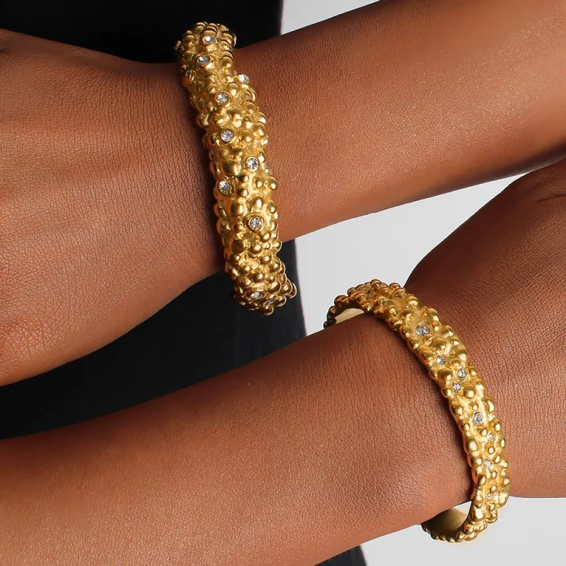 Exquisite Punk Bracelet 18k Stainless Steel Waterproof Crimped Textured Textured Open Bracelet for Couples YF8006