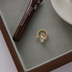 Waterproof Stainless Steel 18K Gold Plated Hypoallergenic Claw Set Three Zircons Women Open Ring YF6643