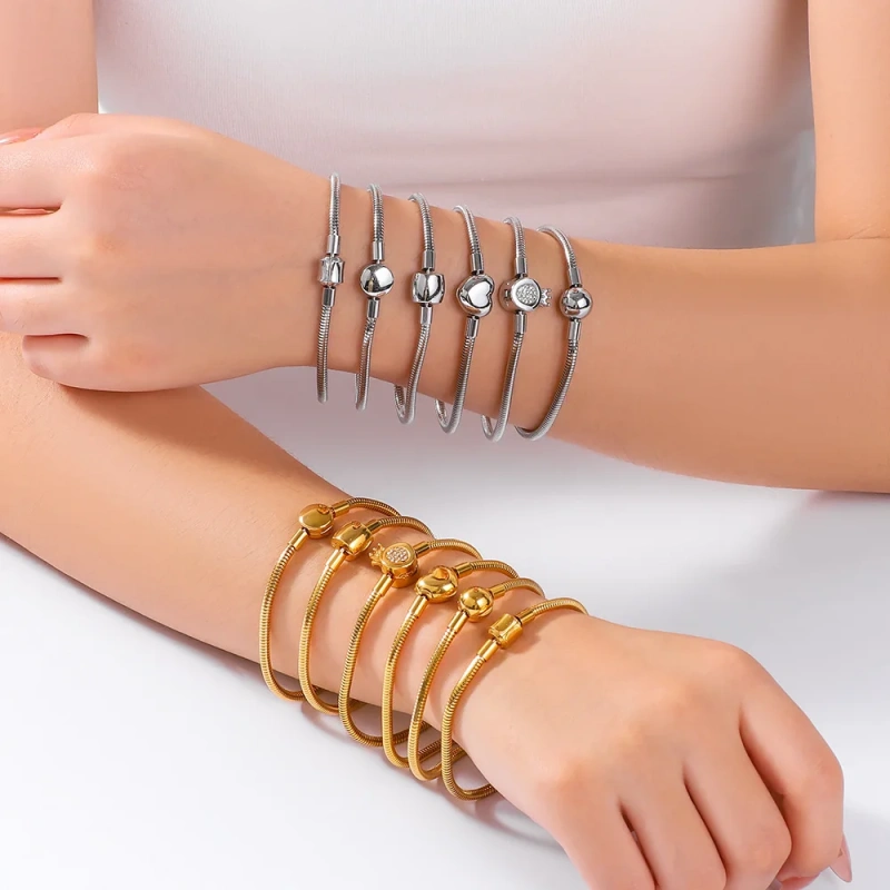 Personalized Fashion Glossy Soft Snake Bone Bracelet 18K Gold Plated Waterproof Stainless Steel Bracelet for Couple YF8085