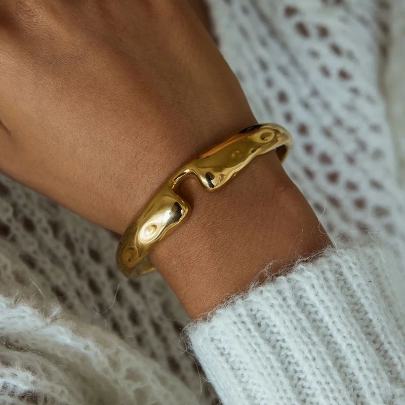 Stainless Steel Waterproof Jewelry 18K Gold Plated Irregular Hammered Notched Design Open Women Bracelet YF6640