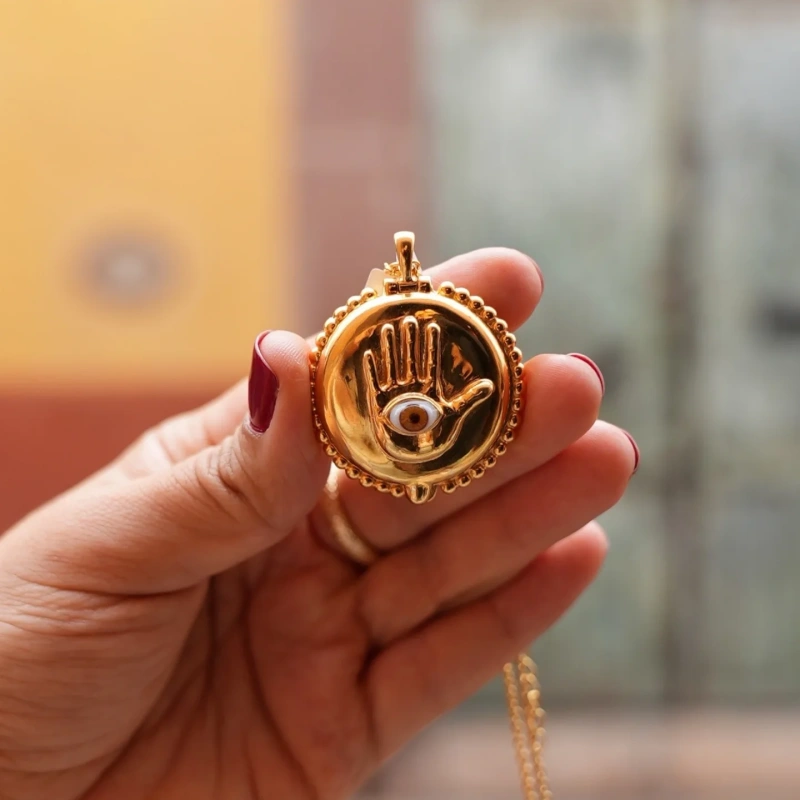 New Personality Creative Devils Eye Palm Pendant Necklace 18K Gold Plated Waterproof Stainless Steel YF8193