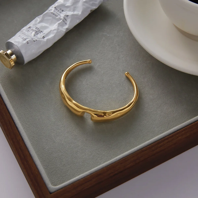 Stainless Steel Waterproof Jewelry 18K Gold Plated Irregular Hammered Notched Design Open Women Bracelet YF6640