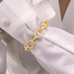 Stylish Womens Stainless Steel Glossy Bracelet Embossed Hand Jewelry Gold 18K Gold Plated Waterproof Stainless Steel YF8158