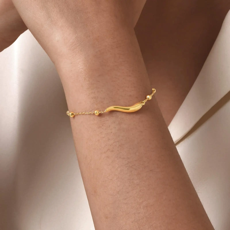 Retro Simple Versatile Stainless Steel Pepper Bracelet Gold 18K Gold Plated Waterproof Stainless Steel YF8150