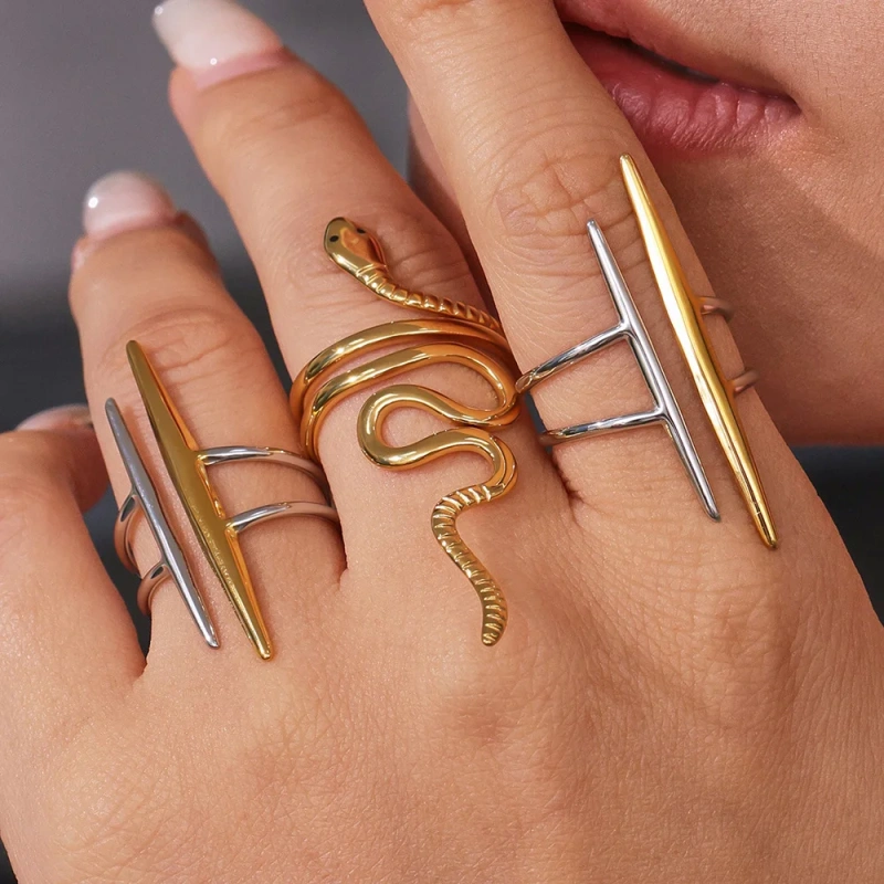 Distinctive Two Tone Snake Shape 18K Gold Plated Waterproof Stainless Steel Index Finger Ring for Party YF8009