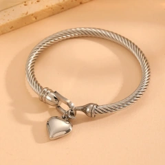 Temperament Horseshoe Hook Buckle Heart Bracelet 18K Gold Plated Waterproof Stainless Steel Earrings for Gift YF8112