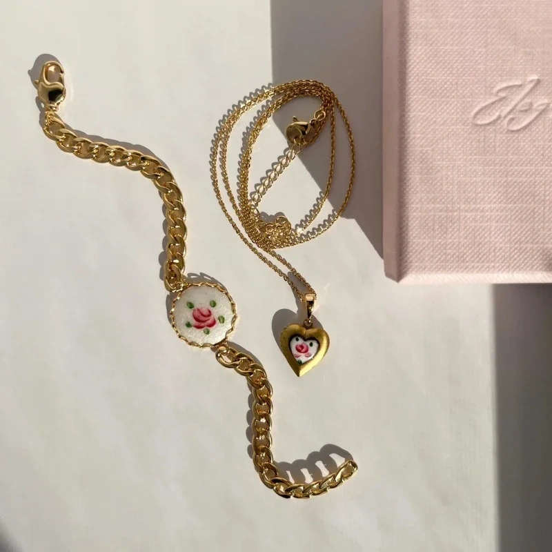 Temperament Vintage Oil Painting Style Floral Pendant Versatile Bracelet 18K Gold Plated Waterproof Stainless Steel YF8192