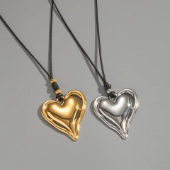 Minimalist Fashion Classic Heart Heart Pendant Black Rope Necklace 18K Gold Plated Waterproof Stainless Steel YF8195