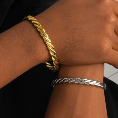 Niche High End C Shaped Opening Bracelet 6mm Twist Bracelet 18K Gold Plated Waterproof Stainless Steel YF8212
