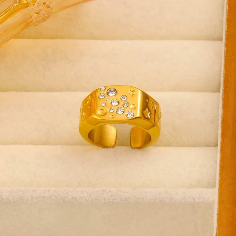 Vintage Temperament Medieval Womens Zircon Index Finger Ring 18K Gold Plated Waterproof Stainless Steel YF8213