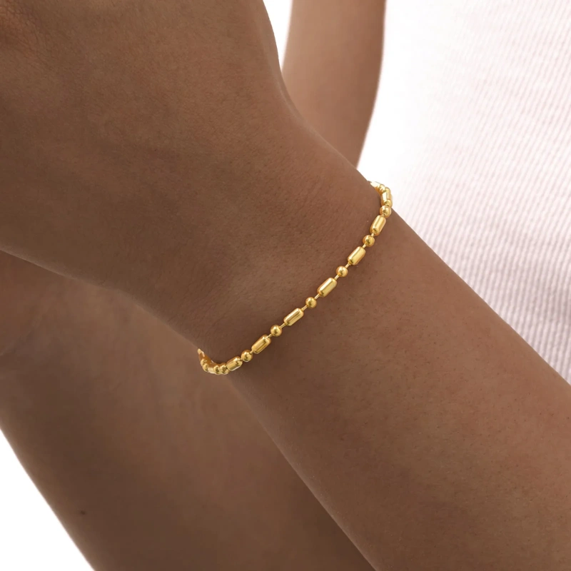 Simple and Stylish Stainless Steel Melee Bracelet 18K Gold Plated Waterproof Stainless Steel YF8155
