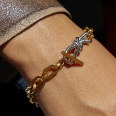 New Stainless Steel Design Waterproof Jewelry 18K Gold Plated Two Tone Line Knot Hypoallergenic Bracelet YF6631