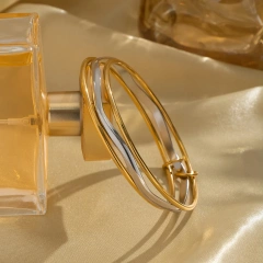 Fashion Trend Geometric High End Bracelet for Women 18K Gold Plated Waterproof Stainless Steel YF8319