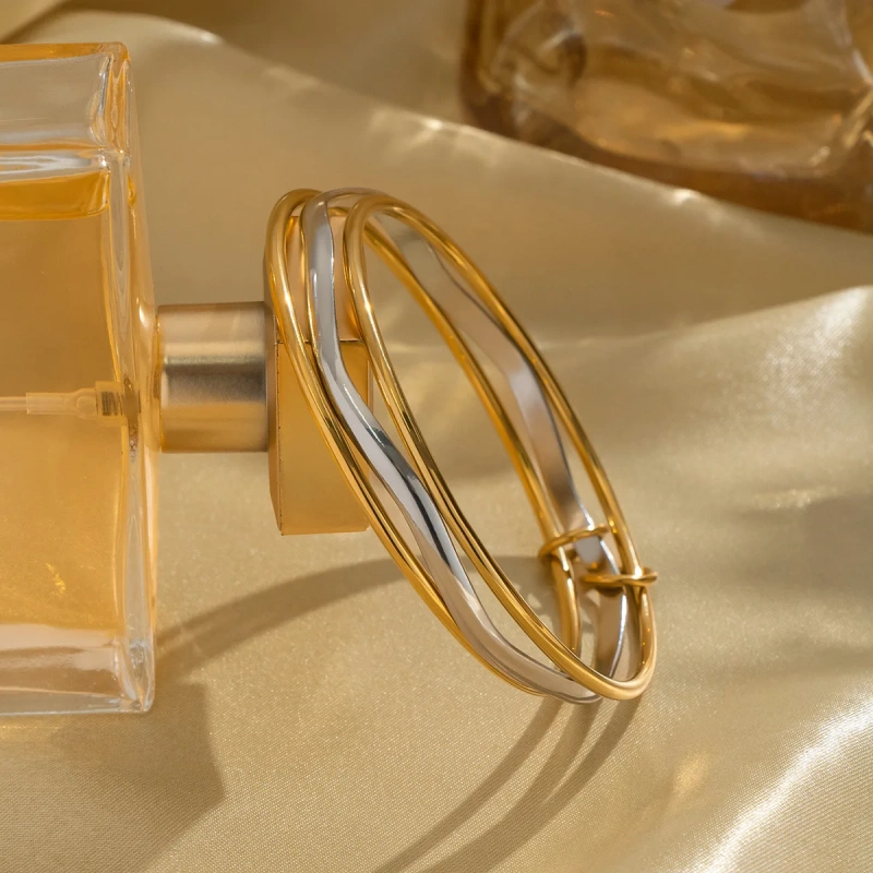Fashion Trend Geometric High End Bracelet for Women 18K Gold Plated Waterproof Stainless Steel YF8319