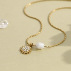 INS Style Natural Freshwater Pearl Necklace with Sunflower for Women 18K Gold Plated Waterproof Stainless Steel YF8327