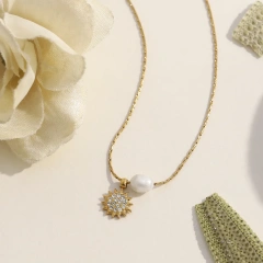 INS Style Natural Freshwater Pearl Necklace with Sunflower for Women 18K Gold Plated Waterproof Stainless Steel YF8327