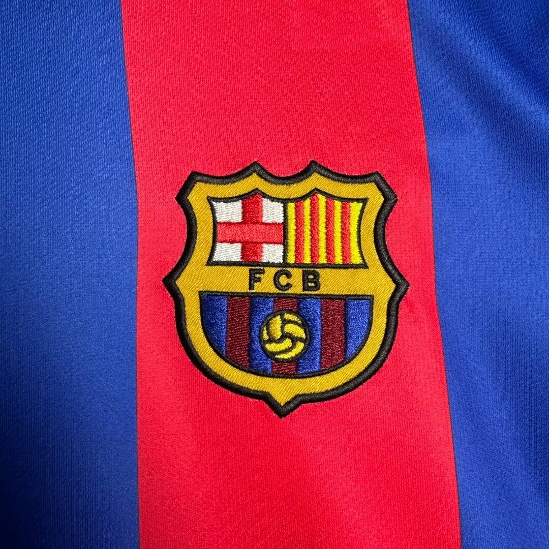 2004-05 Barcelona Home