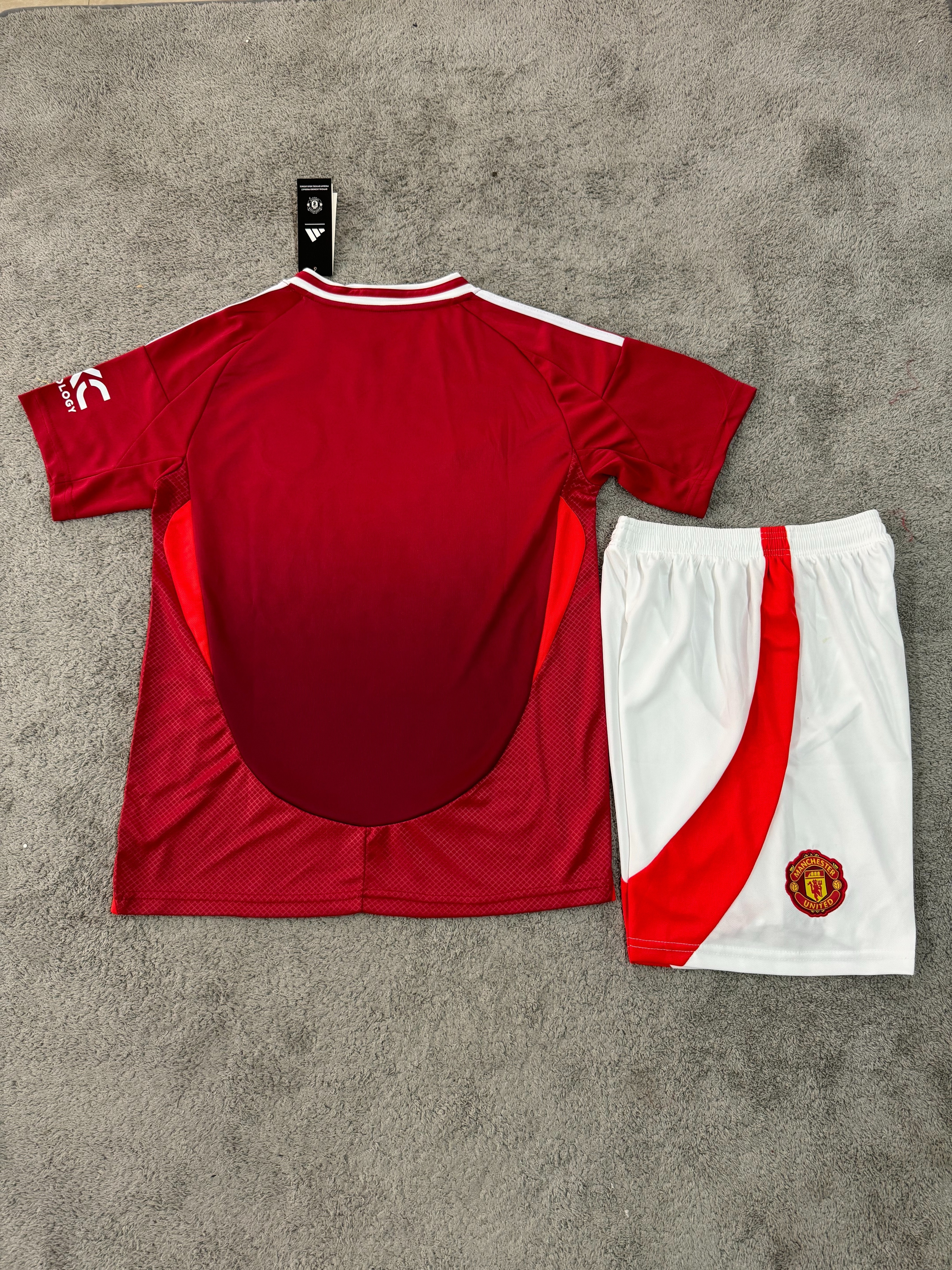 24-25 Manchester United Home