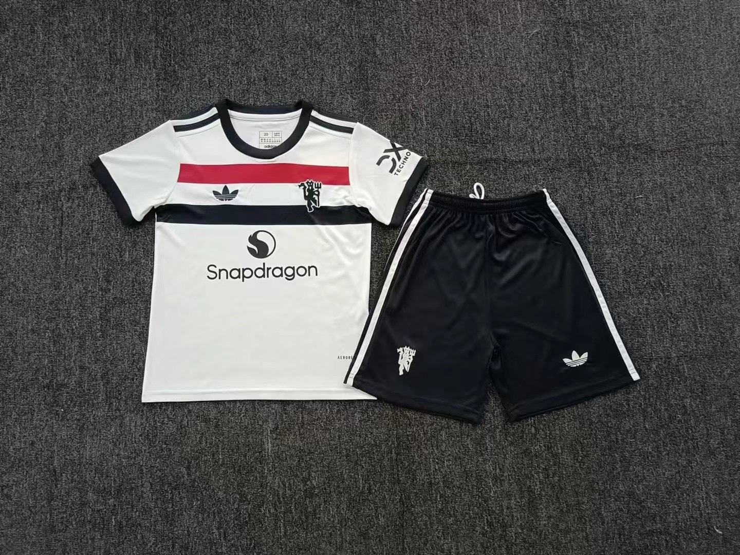 24-25 Manchester United Away Kits