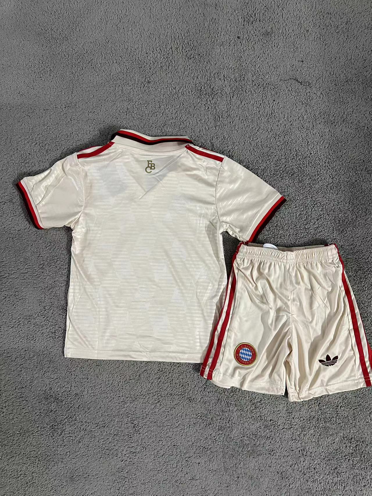 24-25 Bayern Munich Second Away
