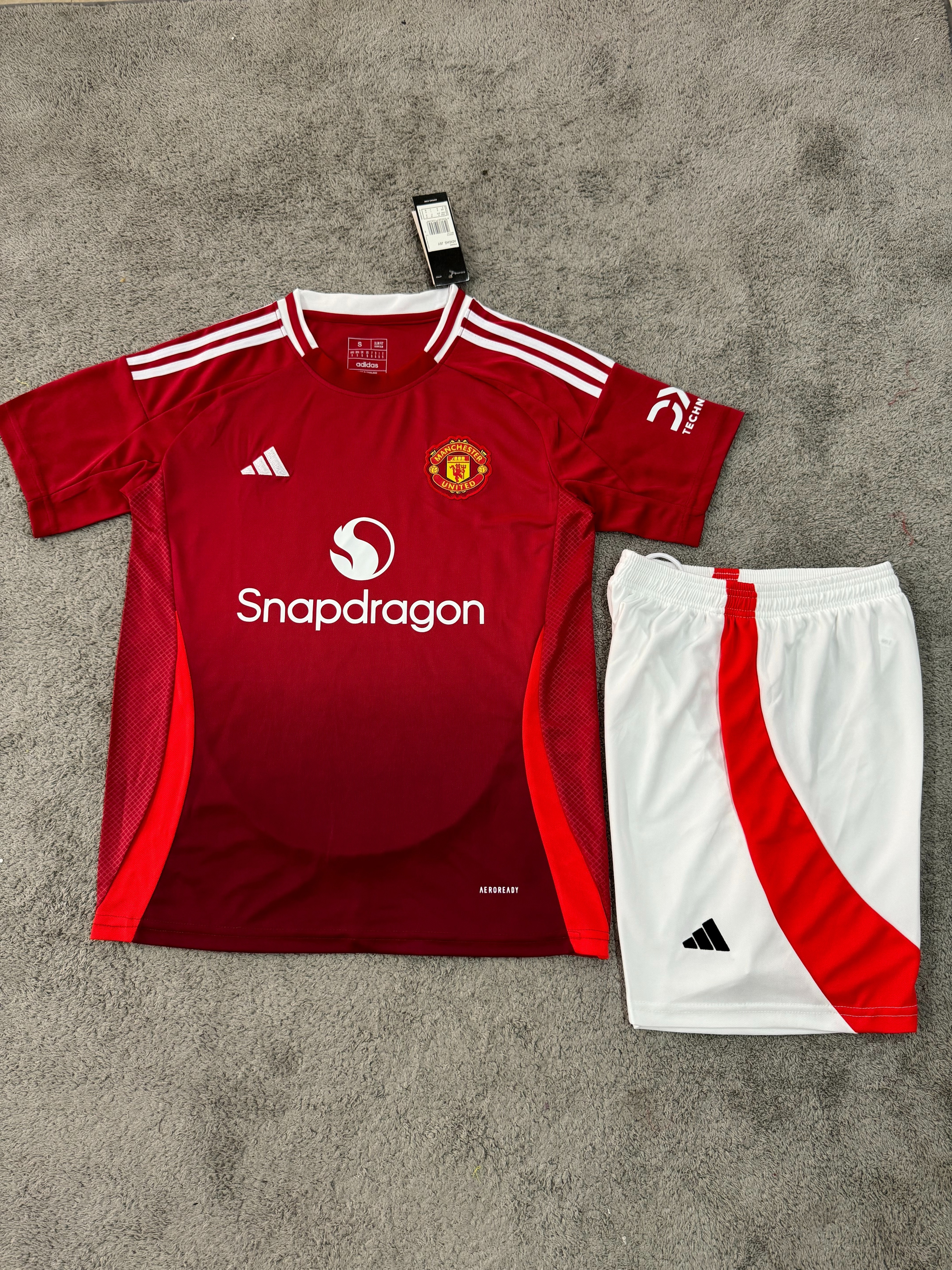 24-25 Manchester United Home