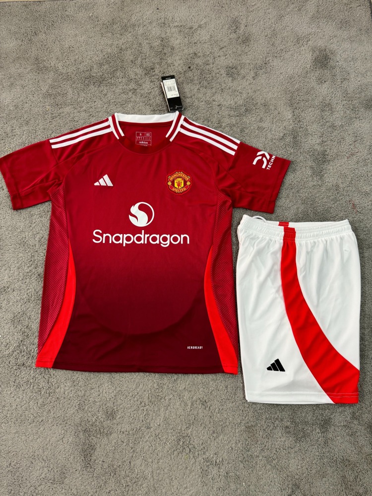 24-25 Manchester United Home