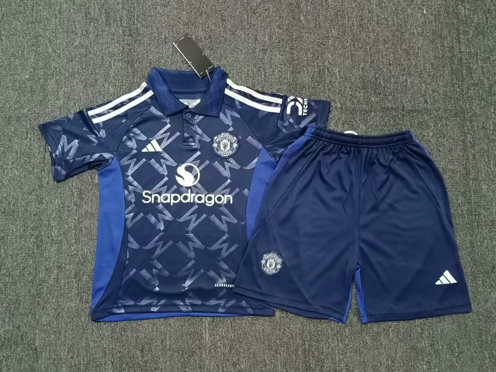 24-25 Manchester United Away