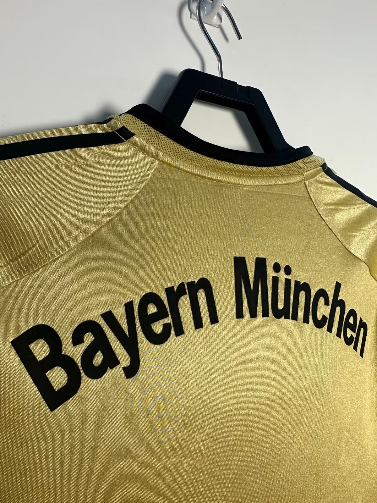 2003-04 Bayern Munich Away