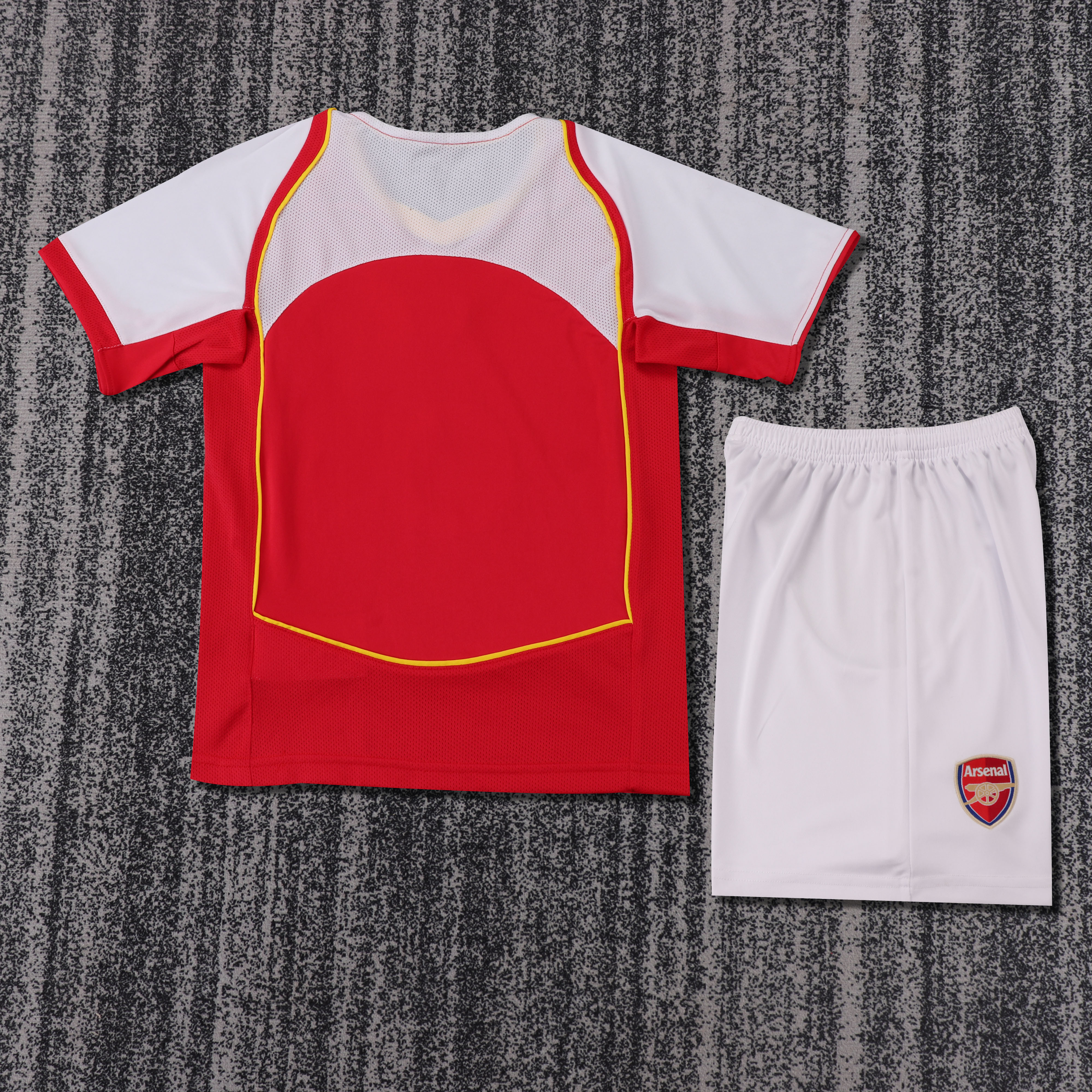04-05 Arsenal Home